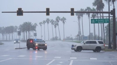 Meksika K&ouml;rfezi'nde etkili olan Bertha Tropikal Fırtınası, Florida ve Alabama kıyılarına ilerli