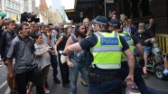 Melbourne’daki evsizlere polis operasyonu