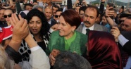 Meral Akşener Bursa’da coşkuyla karşılandı