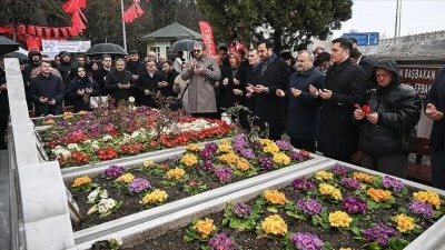 Merhum başbakanlardan Necmettin Erbakan, AK Parti İstanbul İl Başkanlığınca mezarı başında anıldı