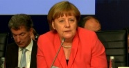 Merkel'den terörle mücadeleye uçak desteği
