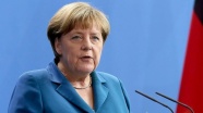 Merkel&#39;e göre Kovid-19/ koronavirüs aşısı için 8 milyar avro gerekiyor