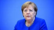 Merkel, Müslümanlara Ramazanda &#39;huzurlu, mübarek ve sağlıklı bir dönem&#39; diledi
