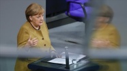 Merkel Paskalya Bayramı sürecinde alınacak Kovid-19 tedbirleri konusunda geri adım attı