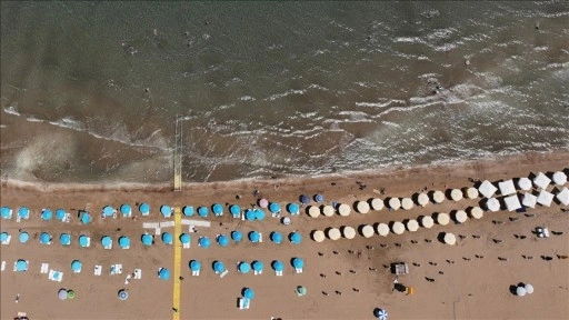 Mersin'in 11 mavi bayraklı plajı yerli ve yabancı turistlere hizmet verecek