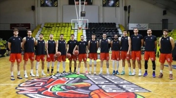 Mersin'in erkek basketbol takımı, 10 yıl sonra Süper Lig'e bir adım uzakta