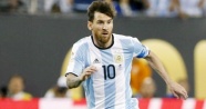 Messi yeniden milli takıma dönüyor