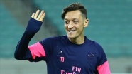 Mesut &Ouml;zil baba oldu