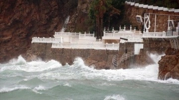 Meteorolojiden Batı Akdeniz için kuvvetli yağış uyarısı