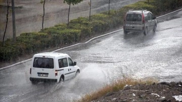 Meteorolojiden Batı Anadolu'daki bazı iller için kuvvetli sağanak uyarısı