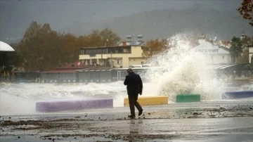 Meteoroloji'den Kuzey Ege'de kısa süreli fırtına uyarısı