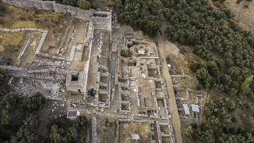 Metropolis Antik Kenti'ndeki kazı çalışmaları 32 yıldır sürüyor