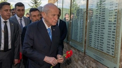 MHP Genel Başkanı Bah&ccedil;eli, &Uuml;lk&uuml;c&uuml; Şehitler Anıtı'nı ziyaret etti
