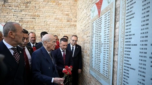 MHP Genel Başkanı Bahçeli Ülkücü Şehitler Anıtını ziyaret etti