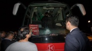 MHP seçim otobüsünün camı kırıldı