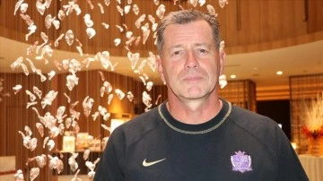 Michael Skibbe, teknik direktörlük yaptığı Hiroshima'da "Galatasaray stili" uyguluyor