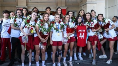 Milletler Ligi şampiyonu A Milli Kadın Voleybol Takımı, yurda d&ouml;nd&uuml;