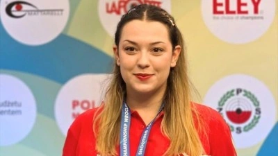 Milli atıcı İlayda Nur &Ccedil;&uuml;r&uuml;k, 23 yaş altında Avrupa şampiyonu oldu