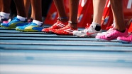 Milli atlet Mevlüt Aras&#039;tan erkekler 800 metrede 18 yaş altı salon Türkiye rekoru