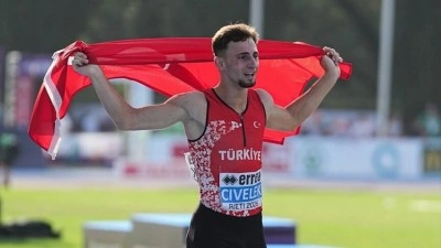 Milli atlet Yunus Emre Civelek, Avrupa'da T&uuml;rkiye rekoru kırarak şampiyon oldu