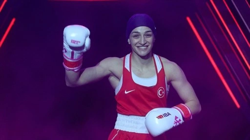 Milli boksör Buse Naz Çakıroğlu, dünya ikincisi oldu