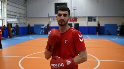 Milli boks&ouml;r Refik Kartal, Akdeniz Oyunları'nda şampiyonluk hedefiyle yumruk sallıyor