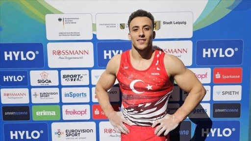 Milli cimnastikçi Adem Asil, Almanya'da altın madalya kazandı