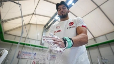 Milli cimnastik&ccedil;i Mert Efe, Akdeniz Oyunları'nda "k&uuml;rs&uuml; heyecanı" istiyor