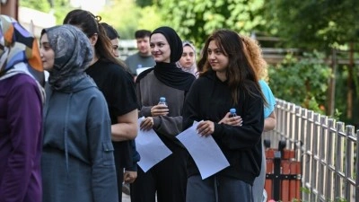 Milli Eğitim Bakanlığı Akademi Giriş Sınavı'nın ilk oturumu tamamlandı