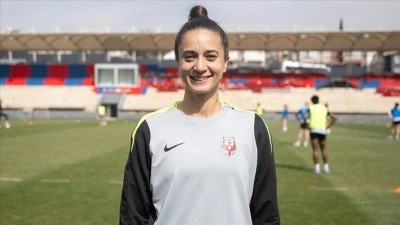Milli futbolcu Emine Ecem Esen'den kadınlara 'vazge&ccedil;meyin' mesajı