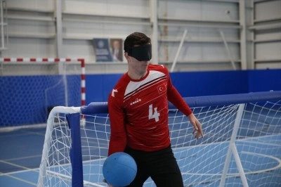 Milli golbolc&uuml; Burak, istikrarla gelen başarısını şampiyonluklarla s&uuml;rd&uuml;rmek istiyor