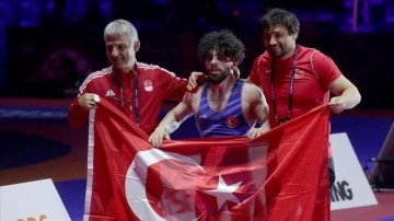 Milli güreşçi Adem Burak Uzun, Avrupa Şampiyonası'nda altın madalya kazandı