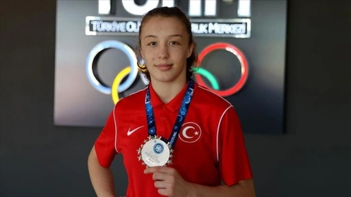Milli güreşçi Eylem Engin bronz madalya kazandı