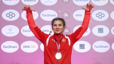 Milli g&uuml;reş&ccedil;i Nesrin Baş Avrupa şampiyonu