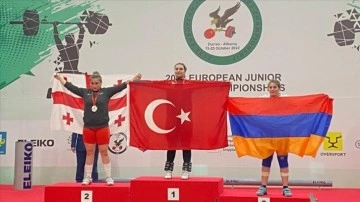 Milli halterci Sara Yenigün, üç altın madalya kazanarak Avrupa şampiyonu oldu