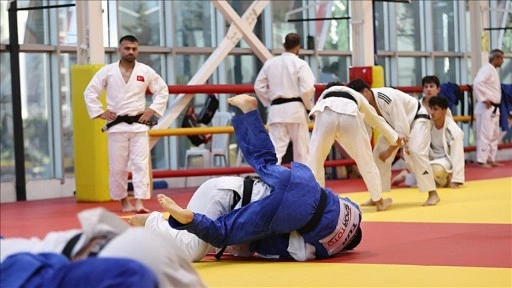 Milli judocular, Samsun'daki ortak kampta şampiyonalara hazırlanıyor