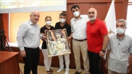 Milli karateci Eray Şamdan'ın anne ve babası çocuklarının final mücadelesini heyecanla izledi