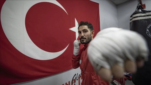 Milli kick boksçu Emre Karaca'nın hedefi Abu Dabi'de de madalya