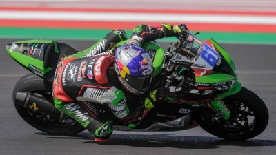 Milli motosiklet&ccedil;i Can &Ouml;nc&uuml;, İngiltere'deki ilk yarışı 5. tamamladı