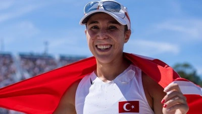 Milli pentatlet İlke &Ouml;zy&uuml;ksel Mihrioğlu, Avrupa şampiyonu oldu
