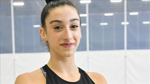 Milli ritmik cimnastikçi Hatice Gökçe Emir'den Dünya Şampiyonası'nda bir ilk daha