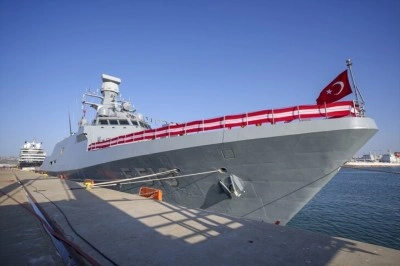 Milli savaş gemisi TCG Burgazada, Fas'ın Tanca Limanı'na demirledi