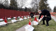 Milli Savunma Bakanı Akar, Bükreş Türk Şehitliği&#039;ni ziyaret etti