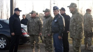 Milli Savunma Bakanı Akar ve TSK komuta kademesinden "Kızılelma" ziyareti