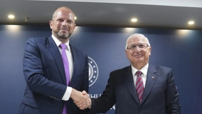 Milli Savunma Bakanı G&uuml;ler, Bel&ccedil;ikalı mevkidaşı Francken ile g&ouml;r&uuml;şt&uuml;