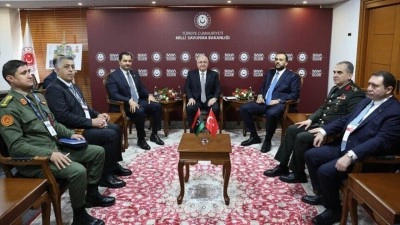 Milli Savunma Bakanı G&uuml;ler, Libyalı askeri yetkililerle g&ouml;r&uuml;şt&uuml;