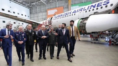Milli Savunma Bakanı G&uuml;ler, SAHA 2026 kapsamında g&ouml;r&uuml;şmelerini s&uuml;rd&uuml;rd&uuml;