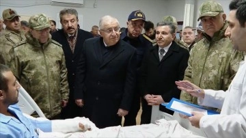 Milli Savunma Bakanı Güler, yaralı askerleri ziyaret etti