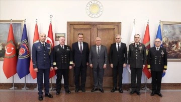Milli Savunma Bakanı Güler, Yunanistan Savunma Bakanı Danışmanı Büyükelçi Lalacos'u kabul etti