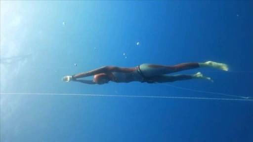 Milli sporcu Birgül Erken, Serbest Dalış Türkiye Şampiyonası'nda rekor kırdı